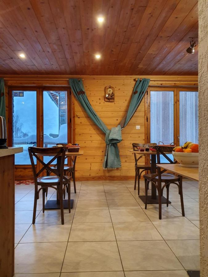 Chalet Le Bois Joli 阿尔克河畔博讷瓦勒 外观 照片